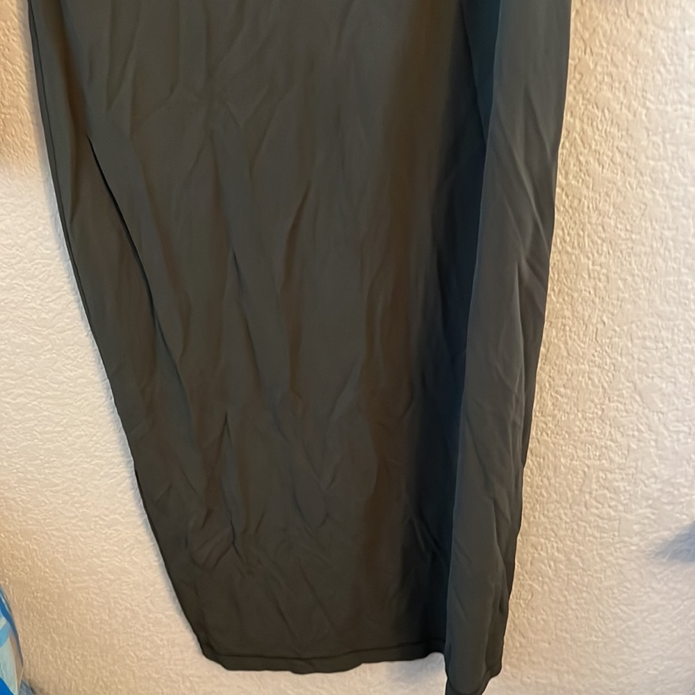 Weekend Stories Serilda Midi Dress - Picture 3 of 8